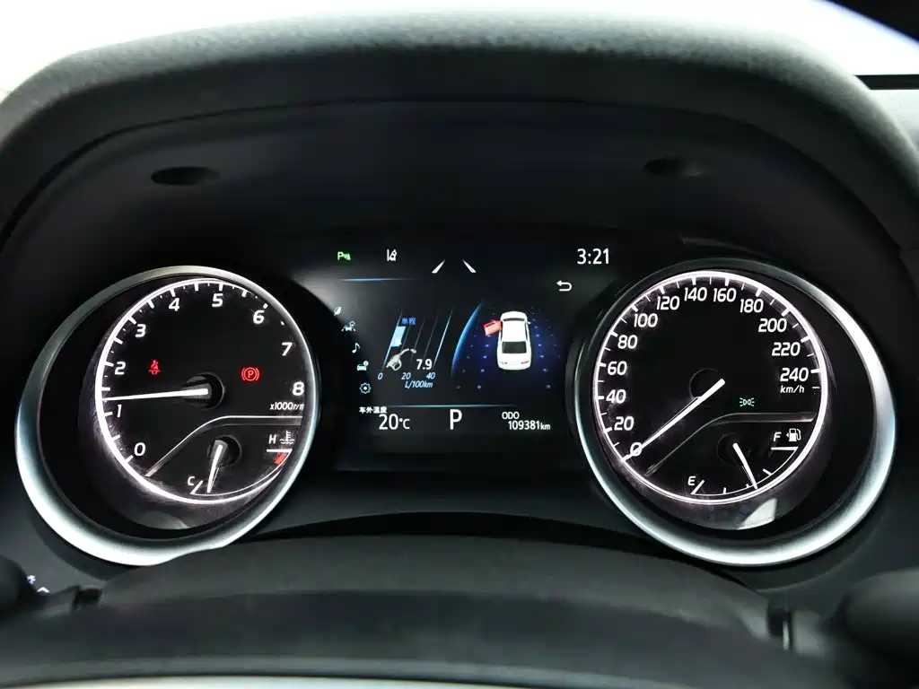 Toyota Camry — миниатюра 13