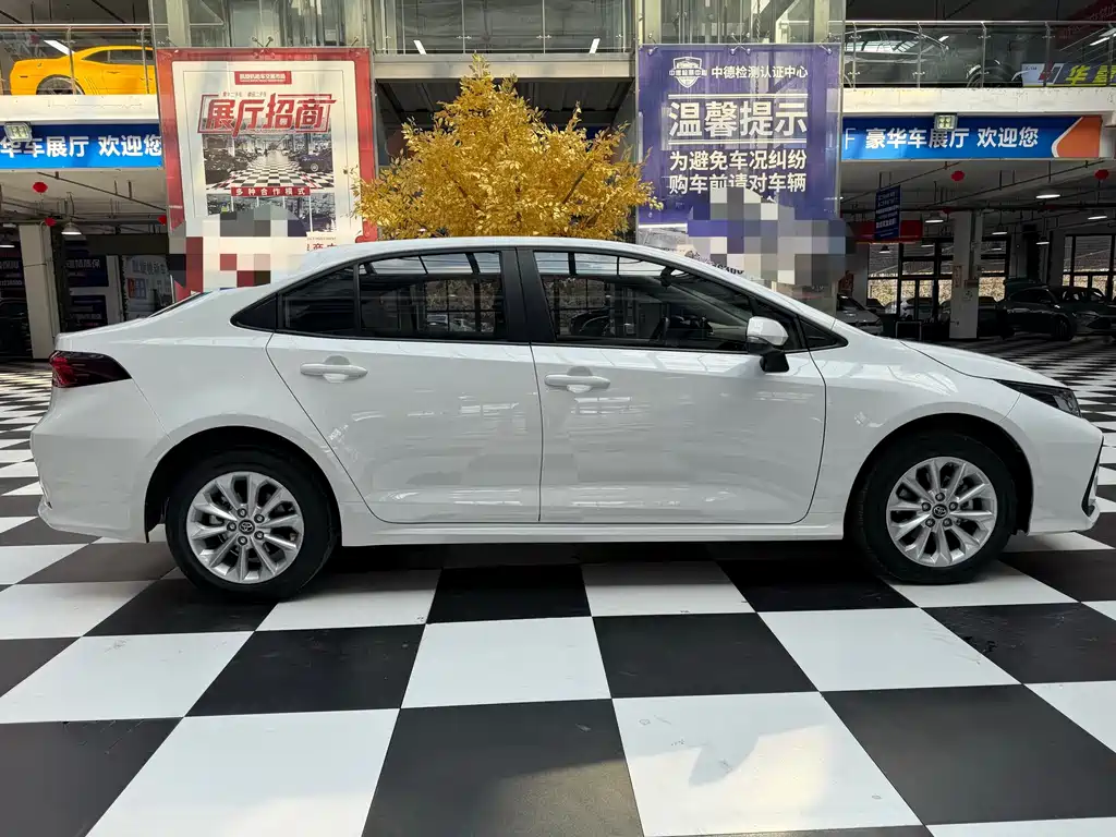 Toyota Corolla — миниатюра 7