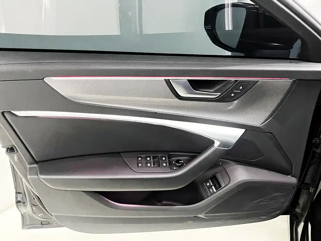 Audi A6L 2020 55 TFSI e quattro