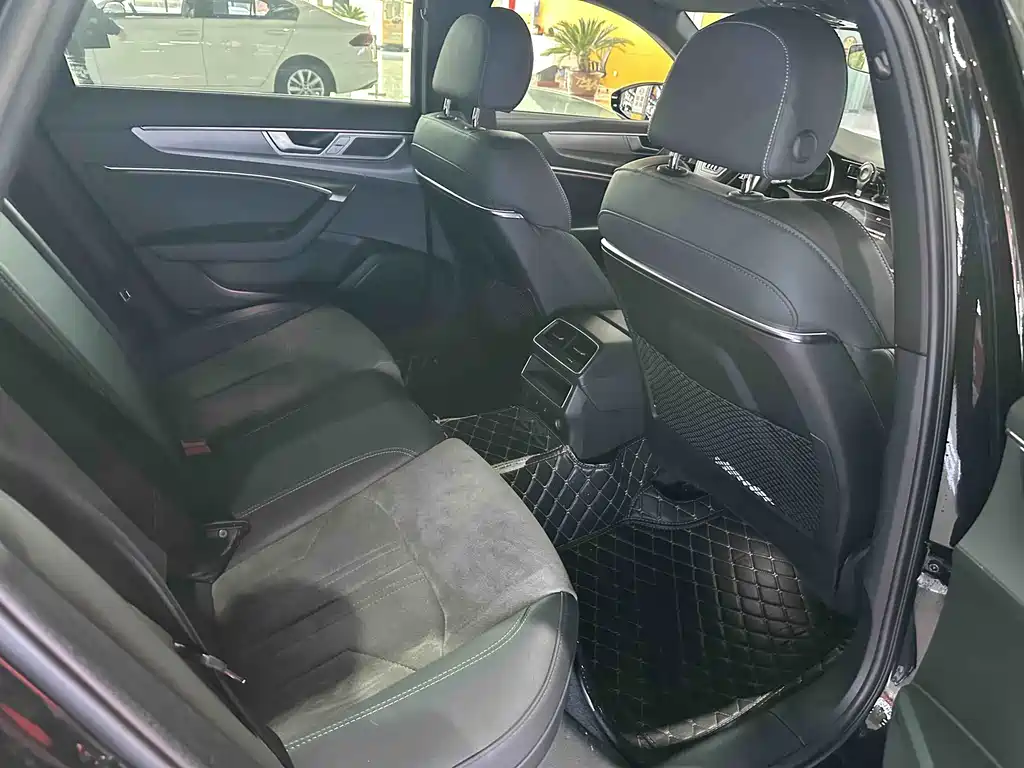 Audi A6L 2023 40 TFSI Luxury