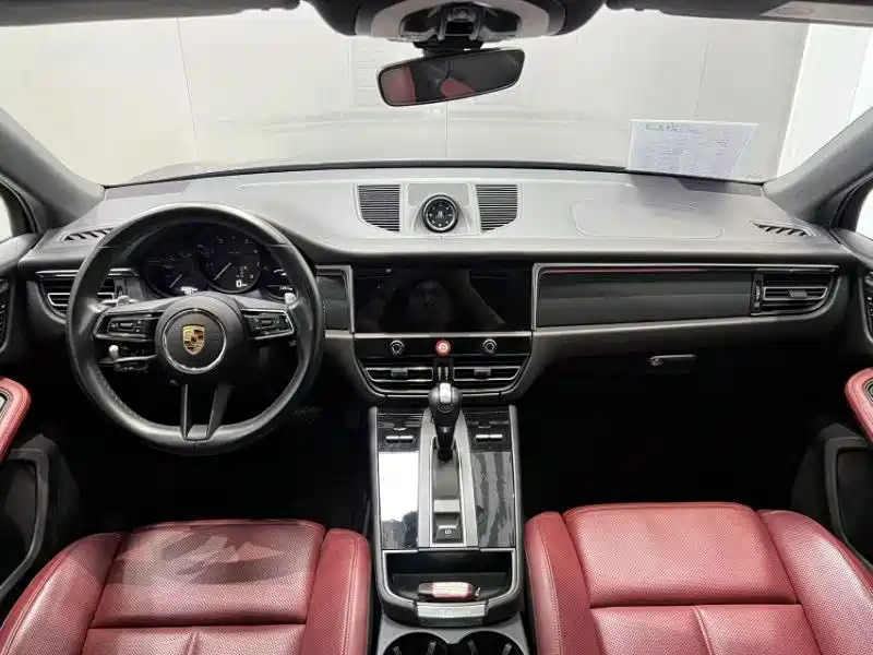 Porsche Macan — миниатюра 13