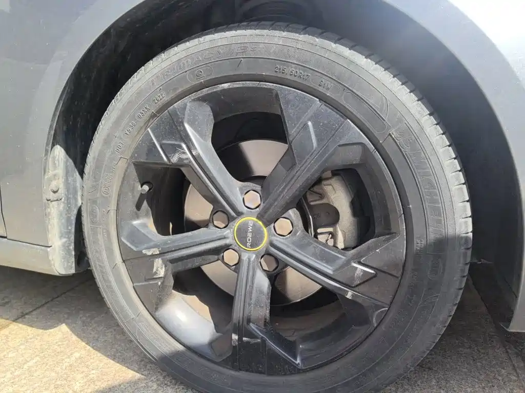 Roewe i6 MAX New Energy — миниатюра 8