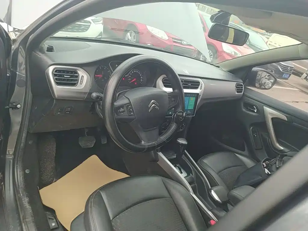 Citroen Elysee — миниатюра 10