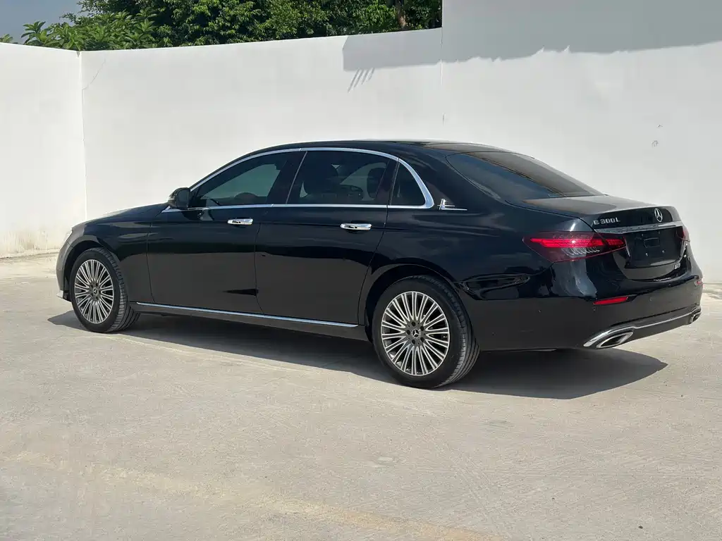 Mercedes-Benz E-Class — миниатюра 19