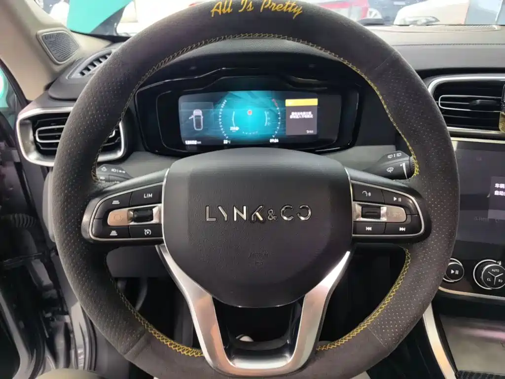 Lynk & Co 01 — миниатюра 11