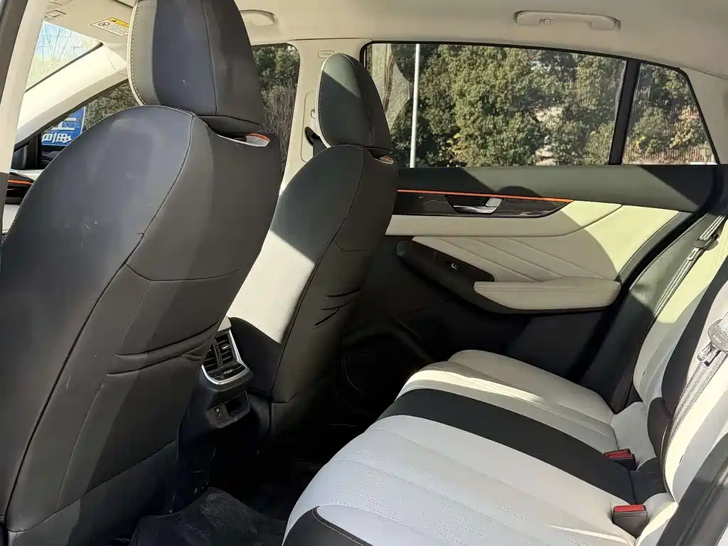 DONGFENG YI HYUN MAX