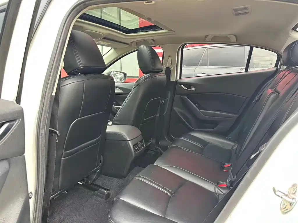 Mazda 3 Axela — миниатюра 9