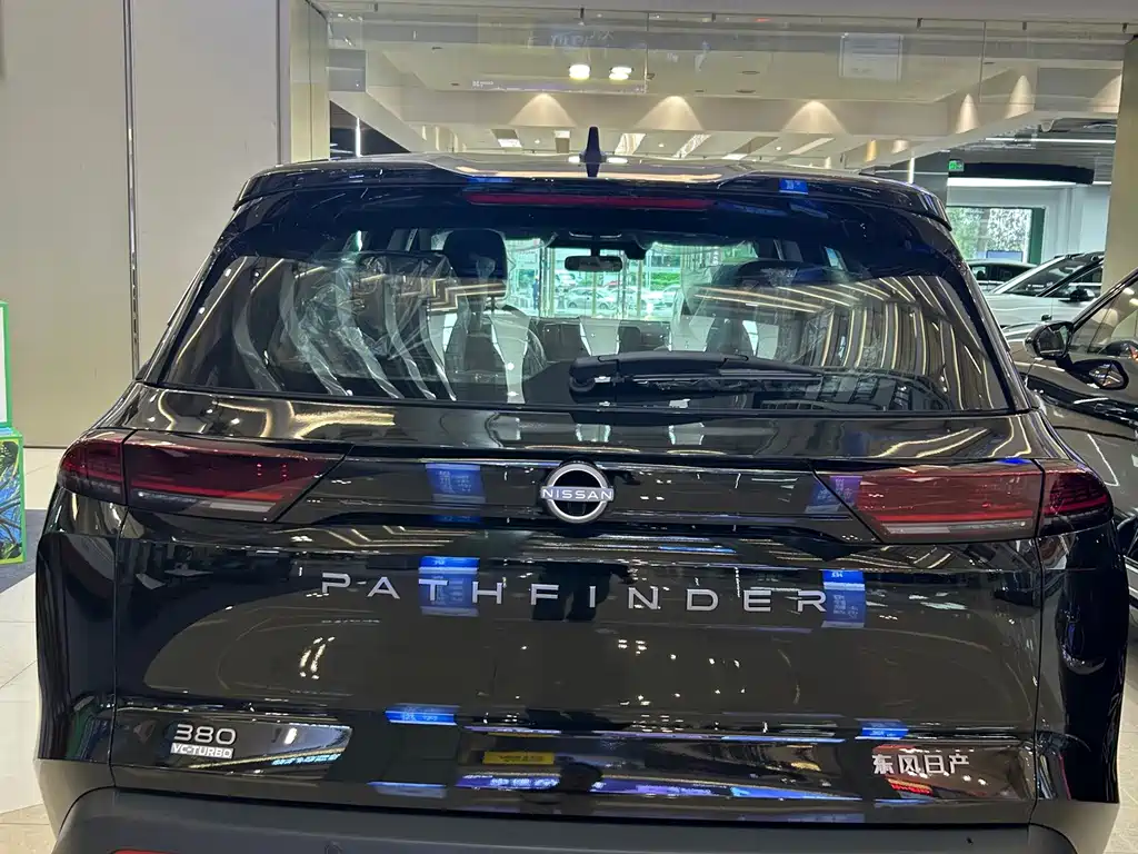Nissan Teramont — миниатюра 6