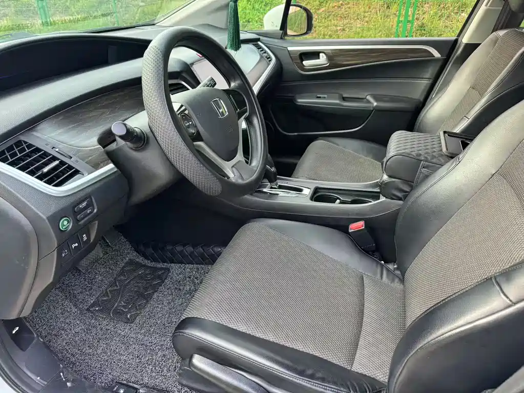 Honda Jade 2017 1.8L AT Comfort 5 мест