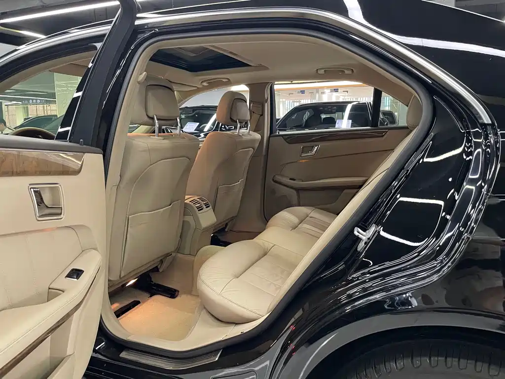 Mercedes-Benz E-Class E 2010 E 200 CGI