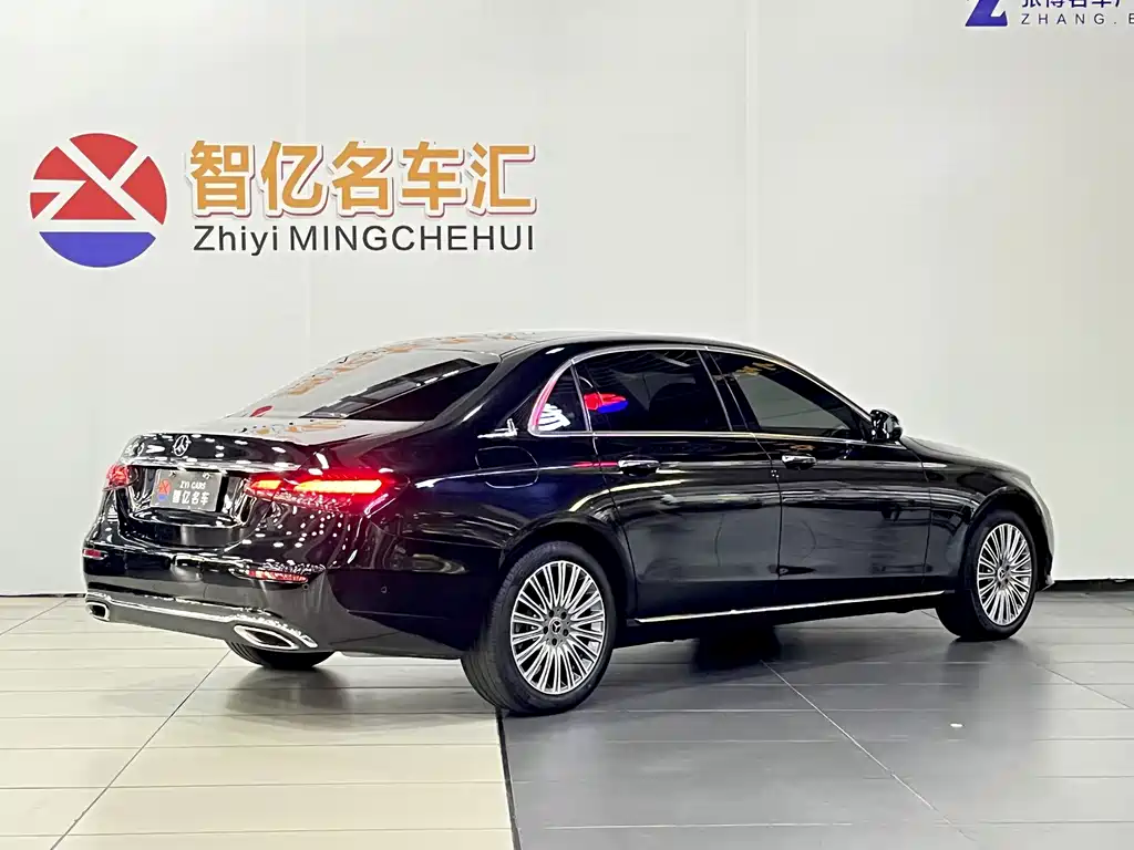 Mercedes-Benz E-Class — миниатюра 14