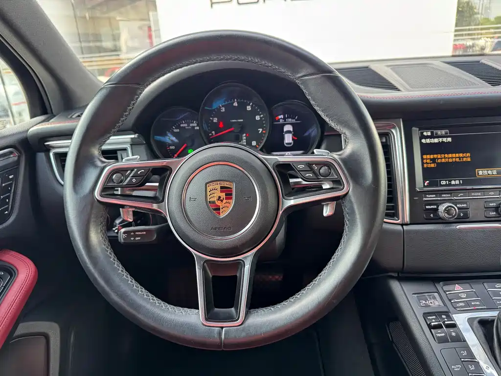 Porsche Macan — миниатюра 18