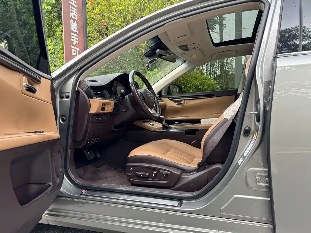 Lexus ES — миниатюра 6