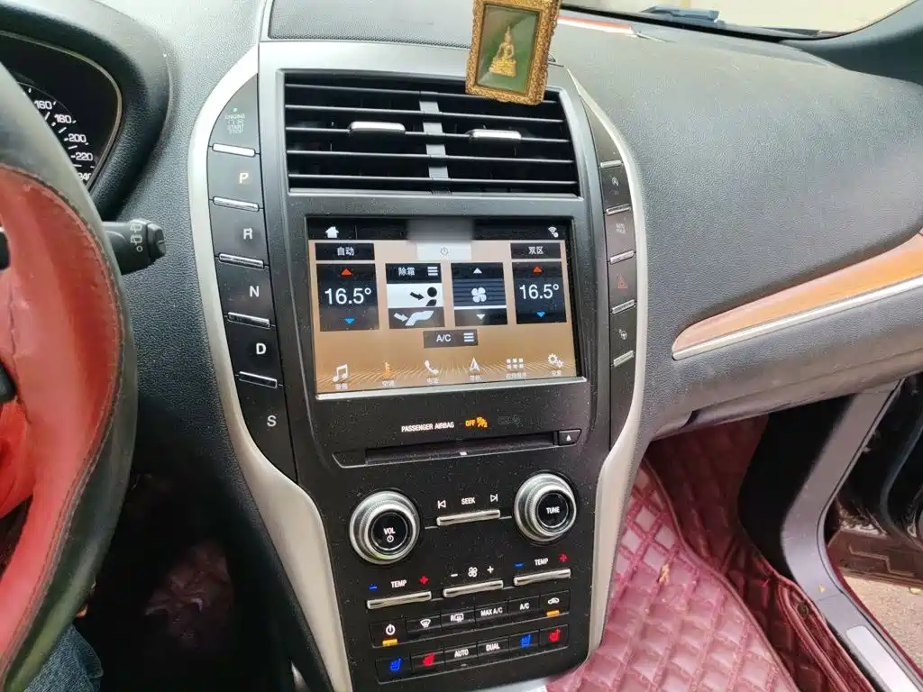 Lincoln MKC — миниатюра 6