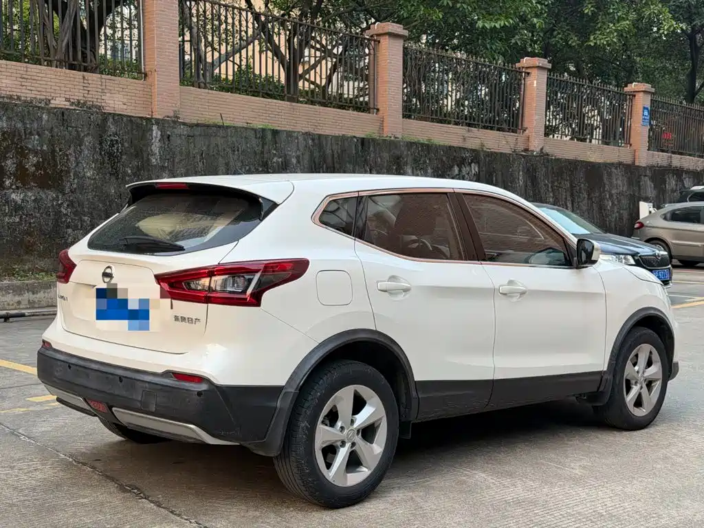 Nissan Qashqai — миниатюра 5