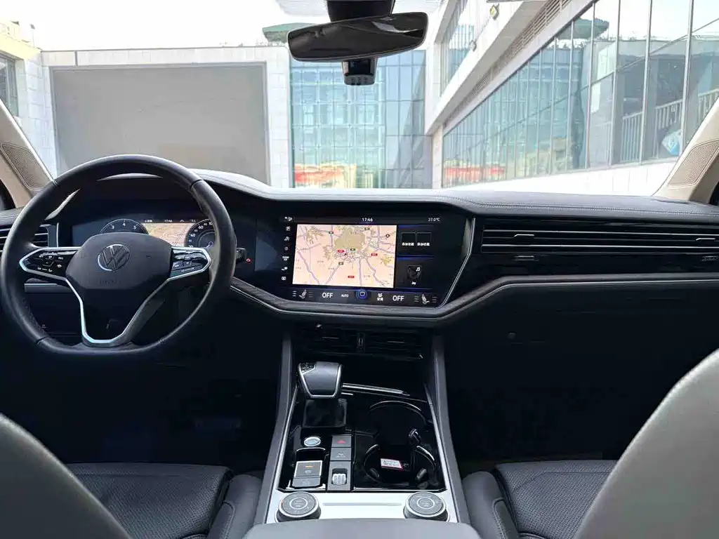 Volkswagen Touareg 2021 3.0TSI Sport