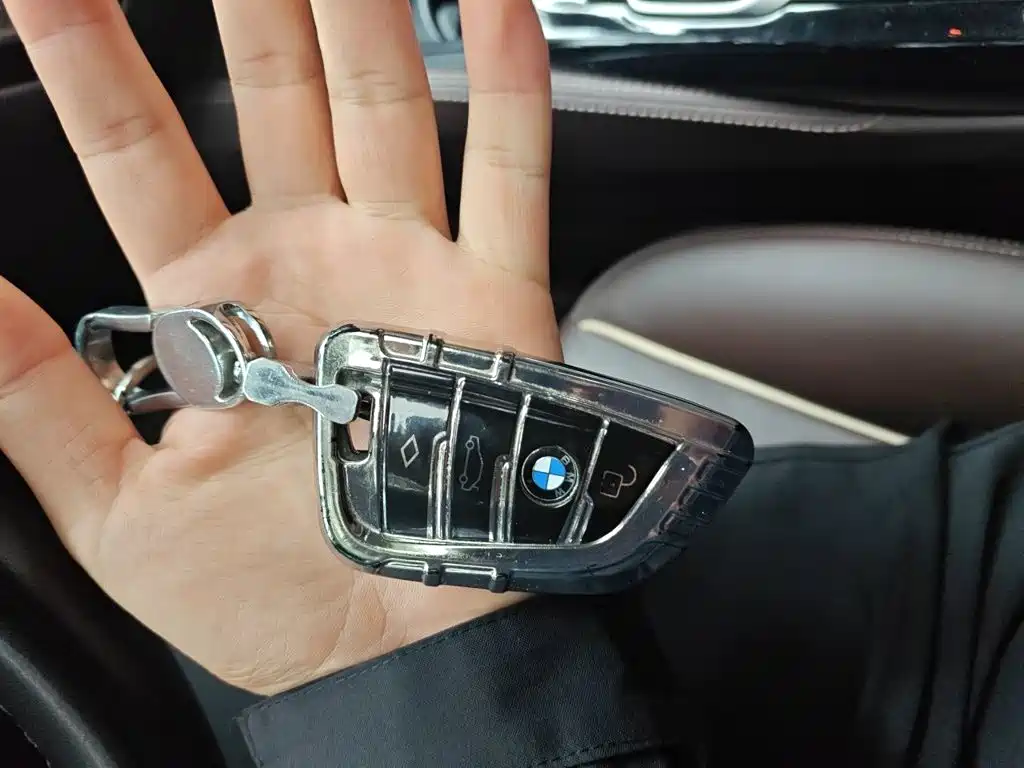 BMW 5 Series New Energy — миниатюра 9
