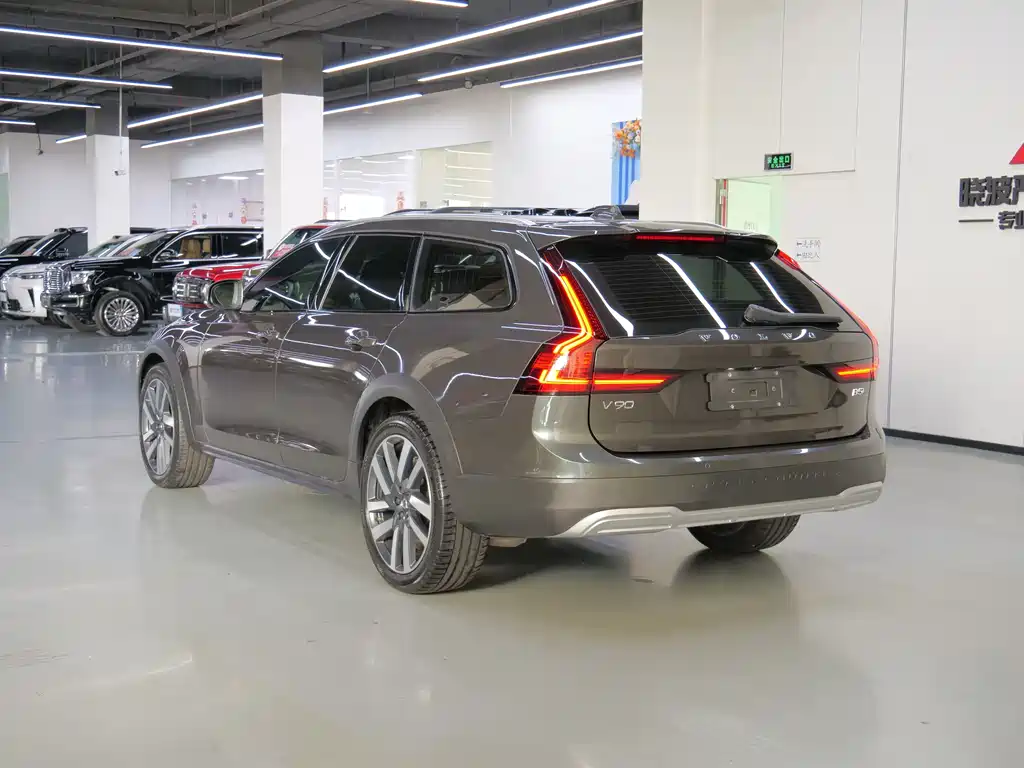 Volvo V90 — миниатюра 5