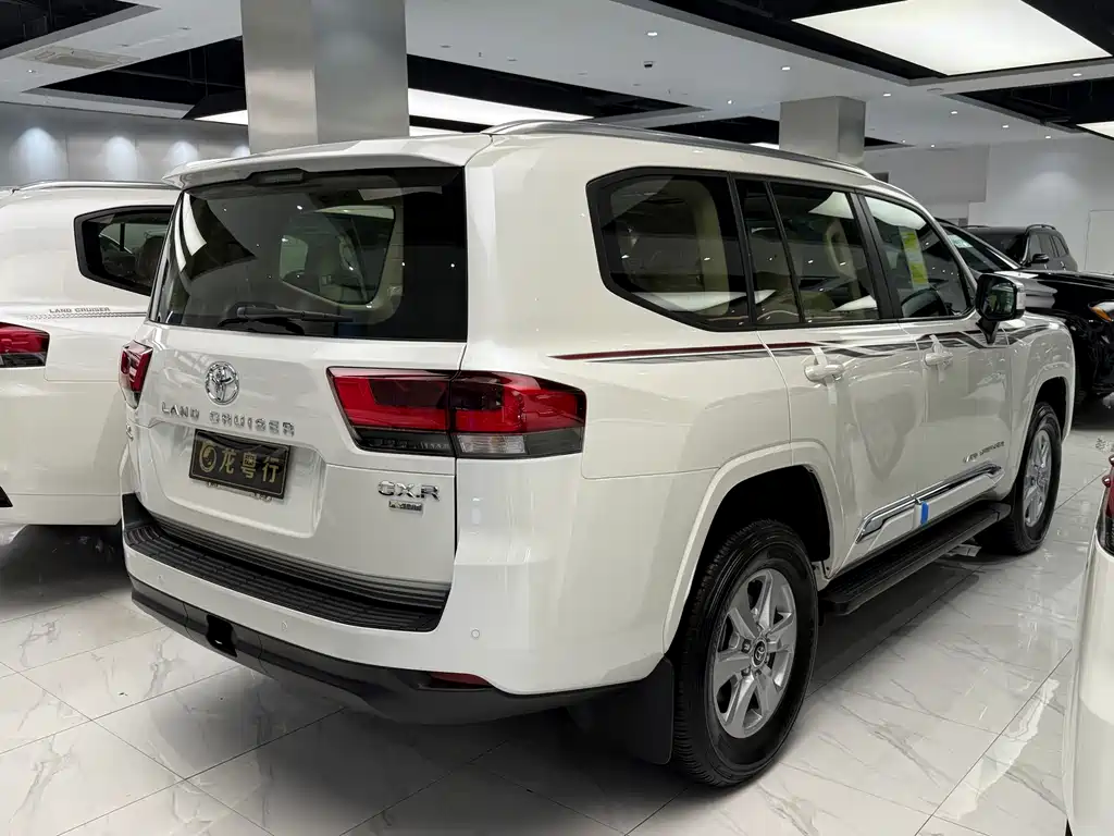 Toyota Land Cruiser LC300 2024 3.5T AT