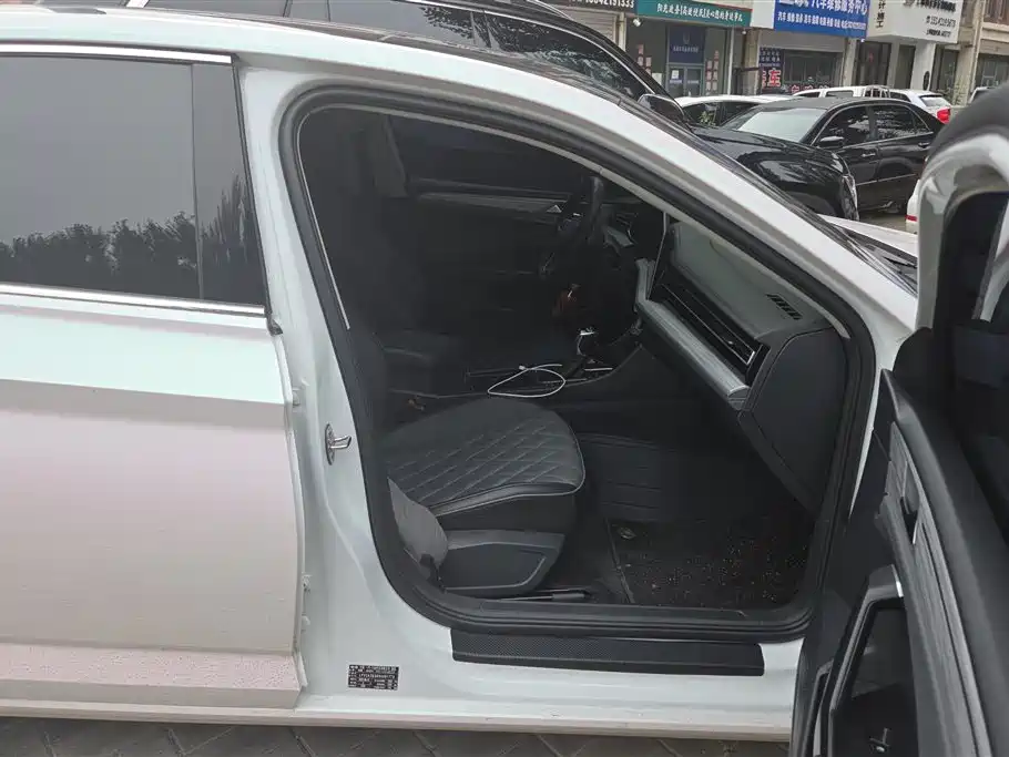 Volkswagen Sagitar 2023 280TSI DSG
