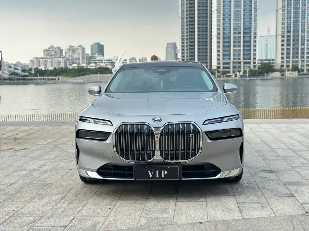 BMW i7 — миниатюра 3