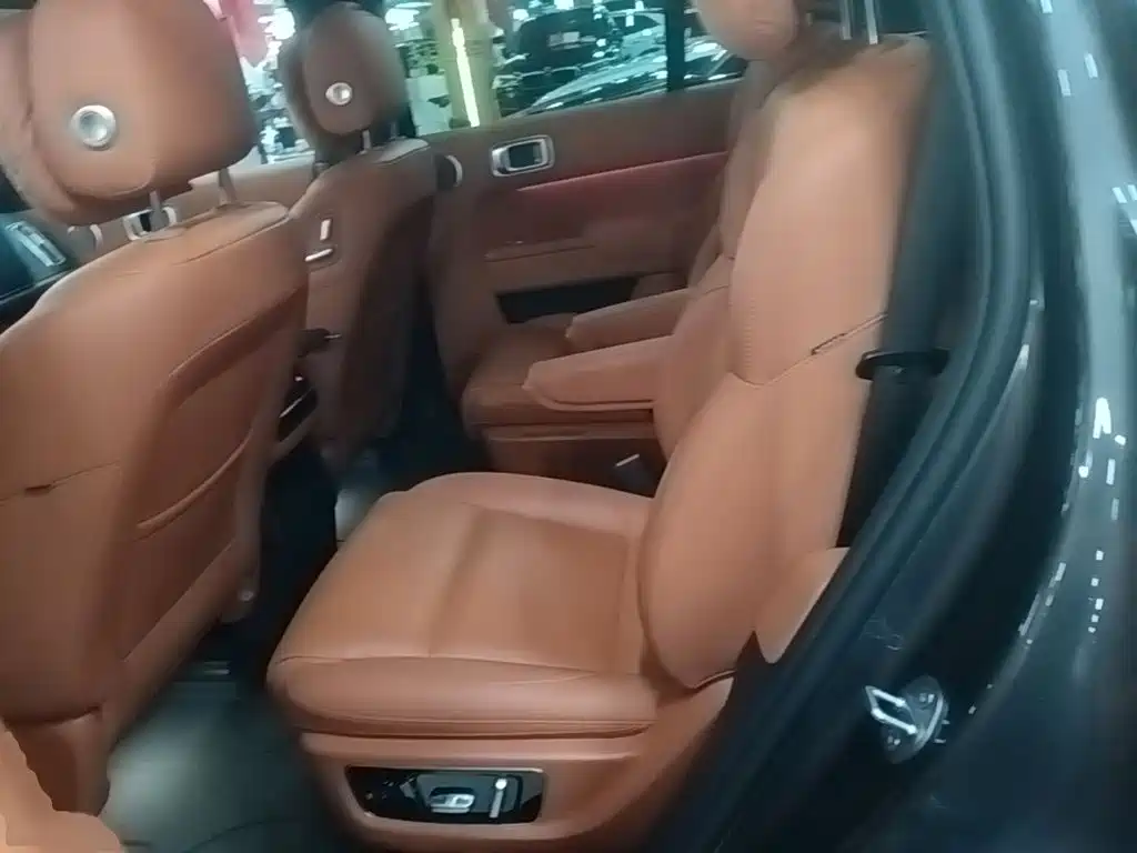 Li Auto Li L8 — миниатюра 17