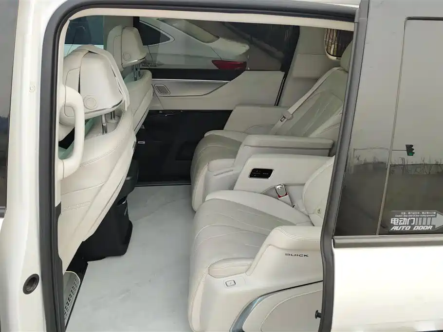 BUICK GL8 NEW ENERGY