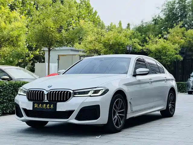 BMW 5-Series — фото 1