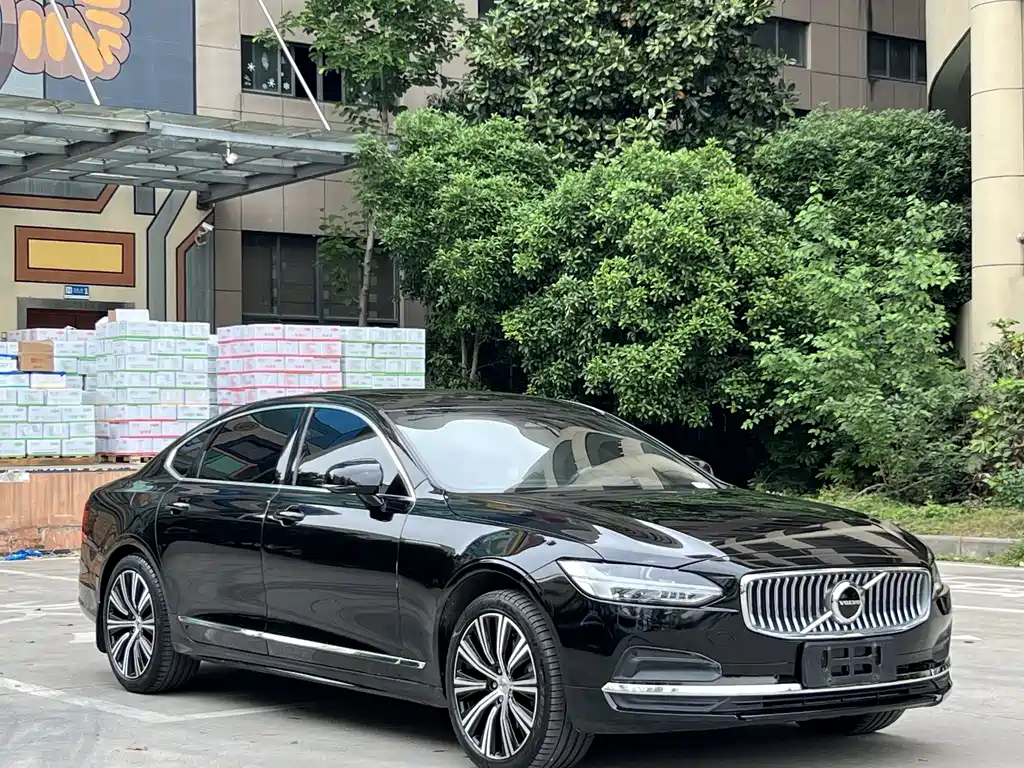Volvo S90 2024 B5 Luxury