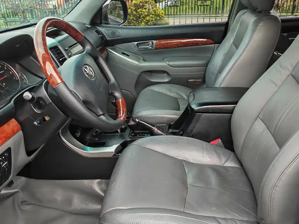 Toyota Land Cruiser Prado LC120 2008 4.0L AT
