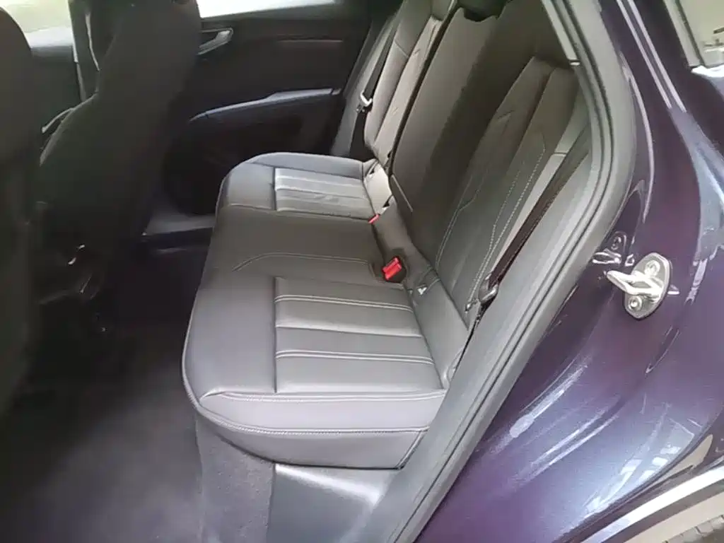 Audi Q4 e-tron — миниатюра 17