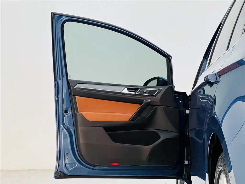 VOLKSWAGEN GOLF*JIAYU