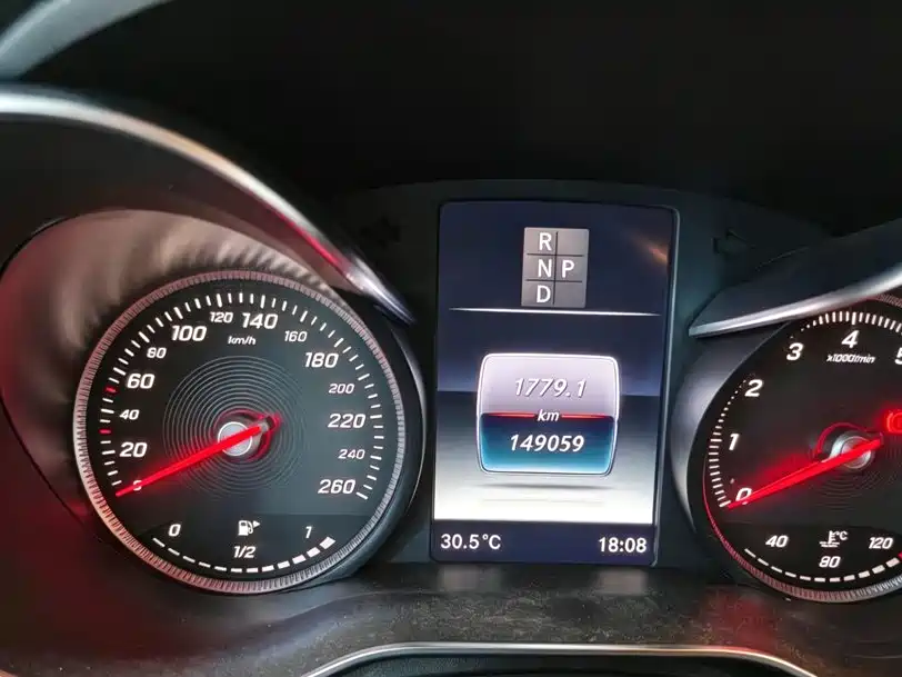 Mercedes-Benz GLC — миниатюра 12