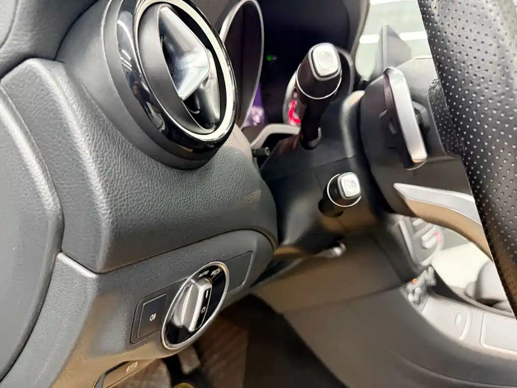 Mercedes-Benz GLA — миниатюра 11