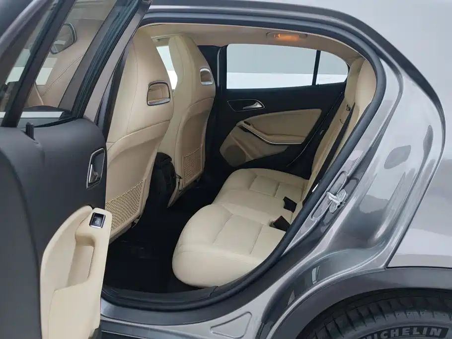 Mercedes-Benz GLA — миниатюра 11