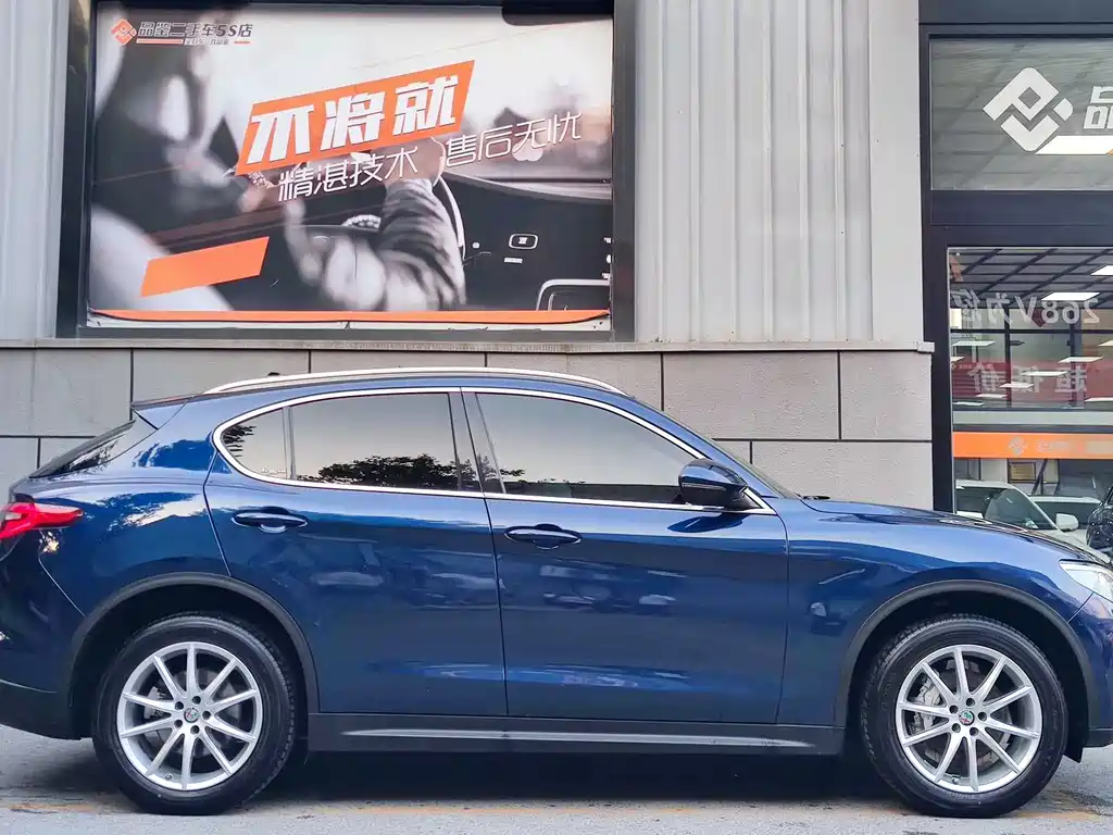 Alfa Romeo Stelvio - фото 14