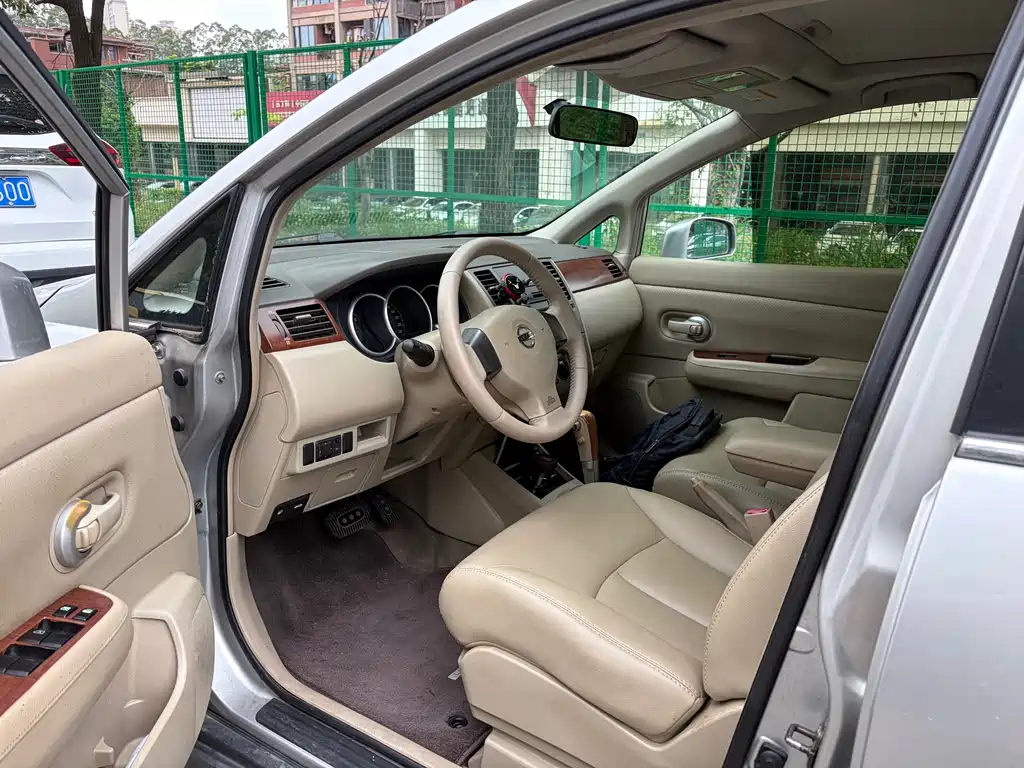 Nissan Tiida 2006 1.6JE AT