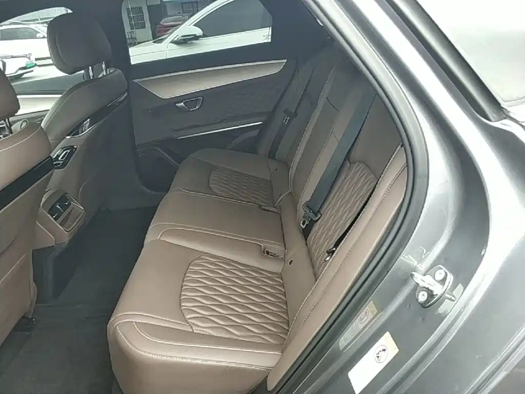 BYD Han — миниатюра 13