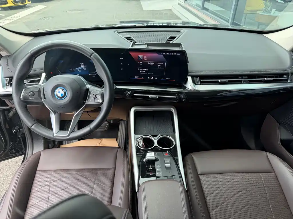 BMW iX1 — миниатюра 5