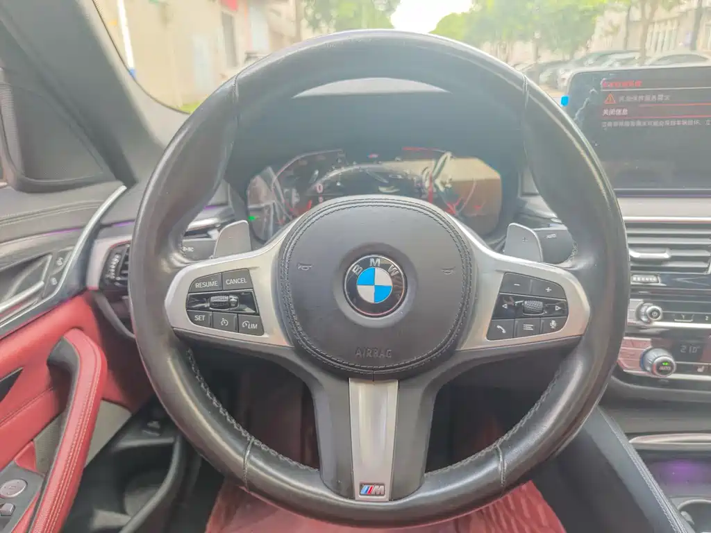 BMW 5 Series — миниатюра 10