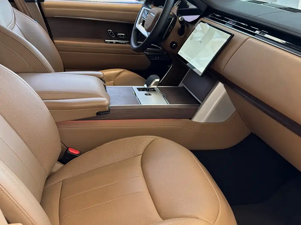 Land Rover Range Rover 2025 3.0 L6 360PS