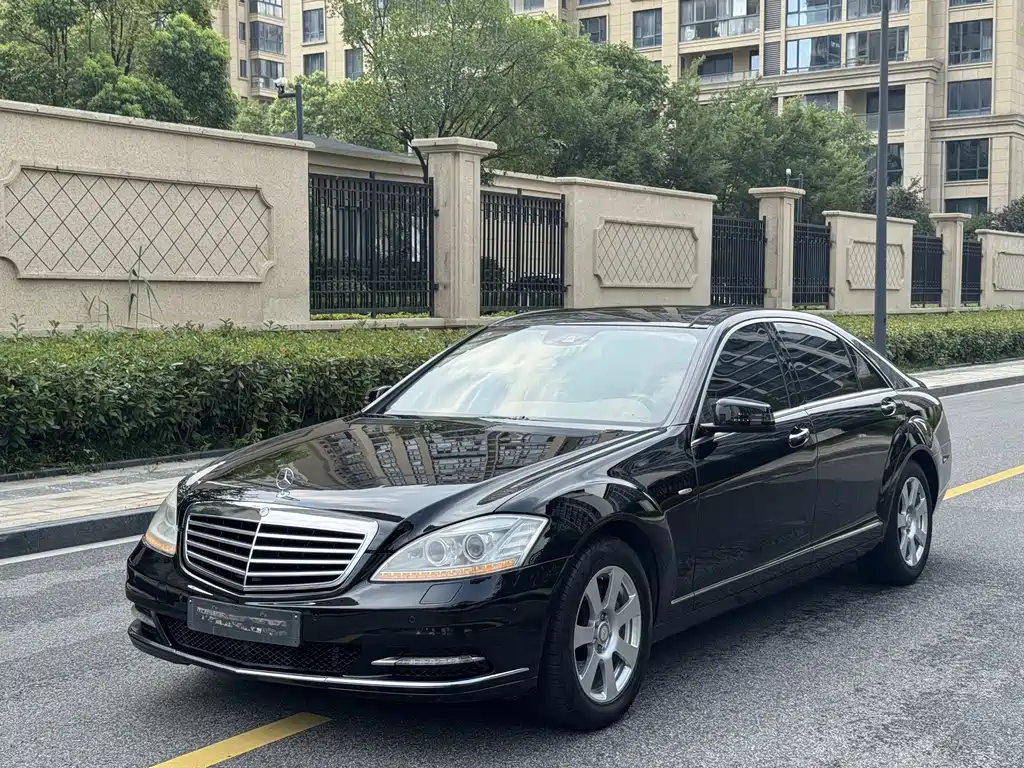Mercedes-Benz S-Class 2012