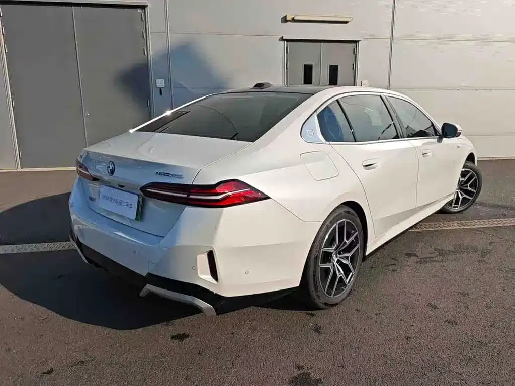BMW i5 — миниатюра 4
