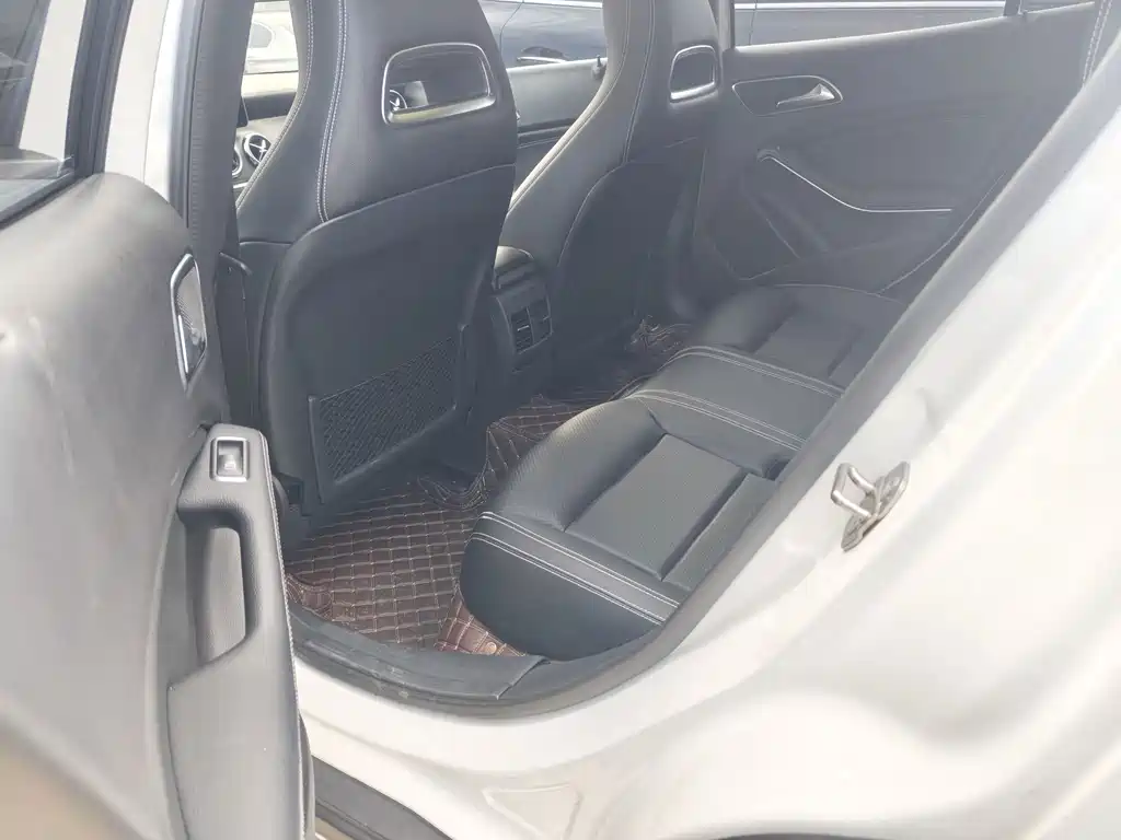Mercedes-Benz GLA — миниатюра 10