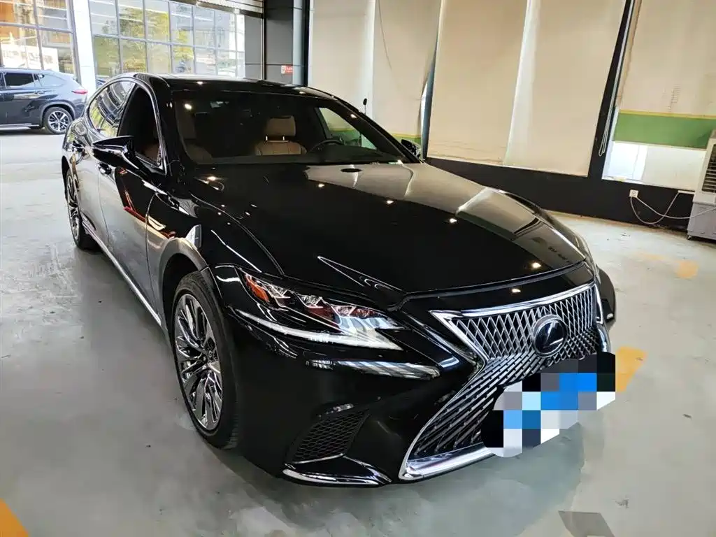LEXUS LS