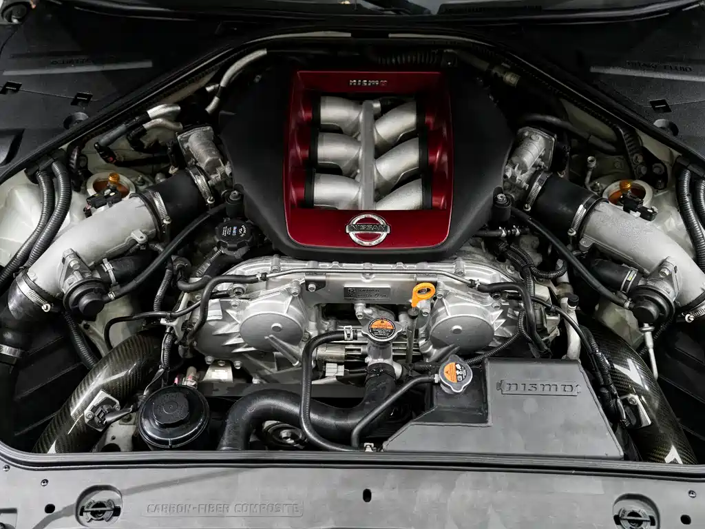 Nissan GT-R — миниатюра 4