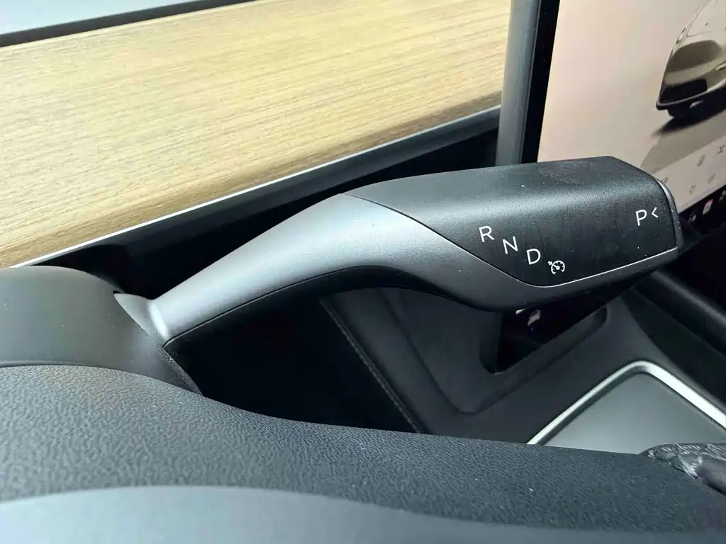 Tesla Model Y 2022 — фото 17