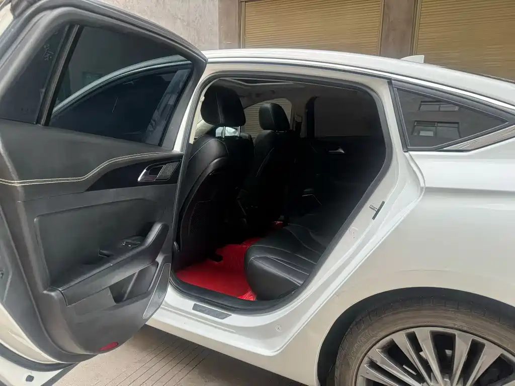 Hongqi H5 2019 30TD