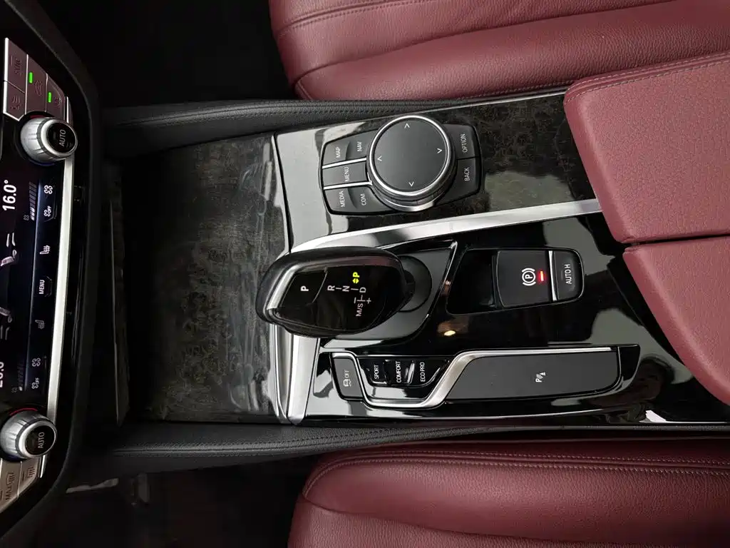 BMW 5 Series — миниатюра 14