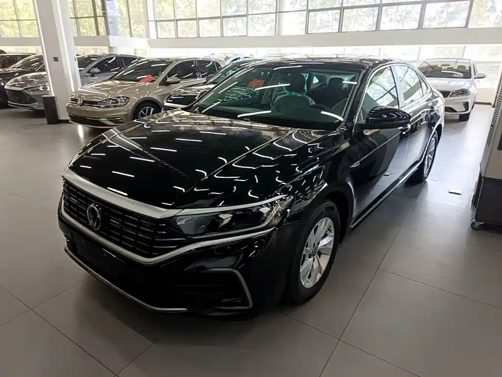 Volkswagen Passat PHEV — миниатюра 2